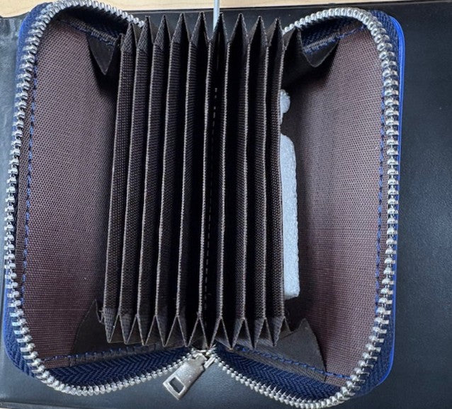 Zeta Crest Keychain Wallet